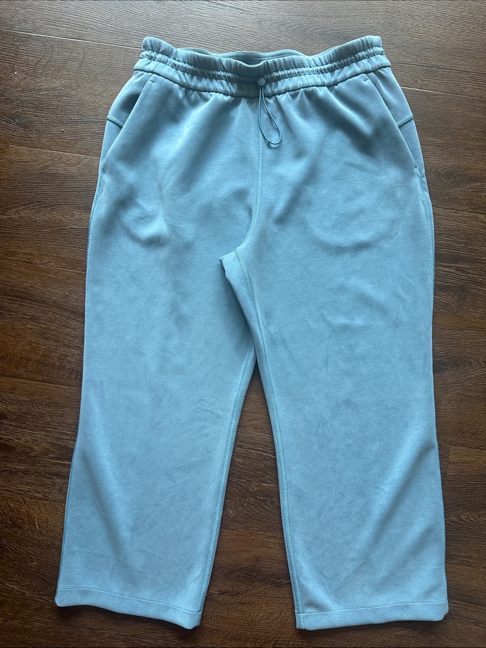 Softstreme High-Rise Straight-Leg Cropped Pant